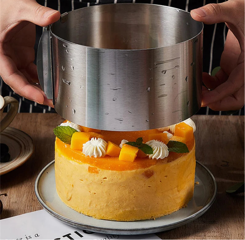 Round cake mold