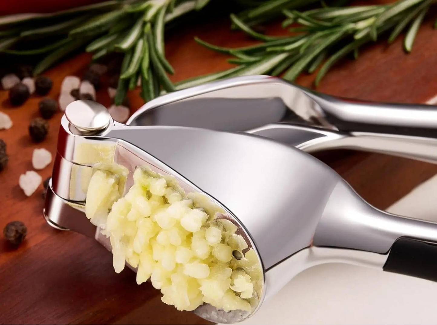 Garlic crusher