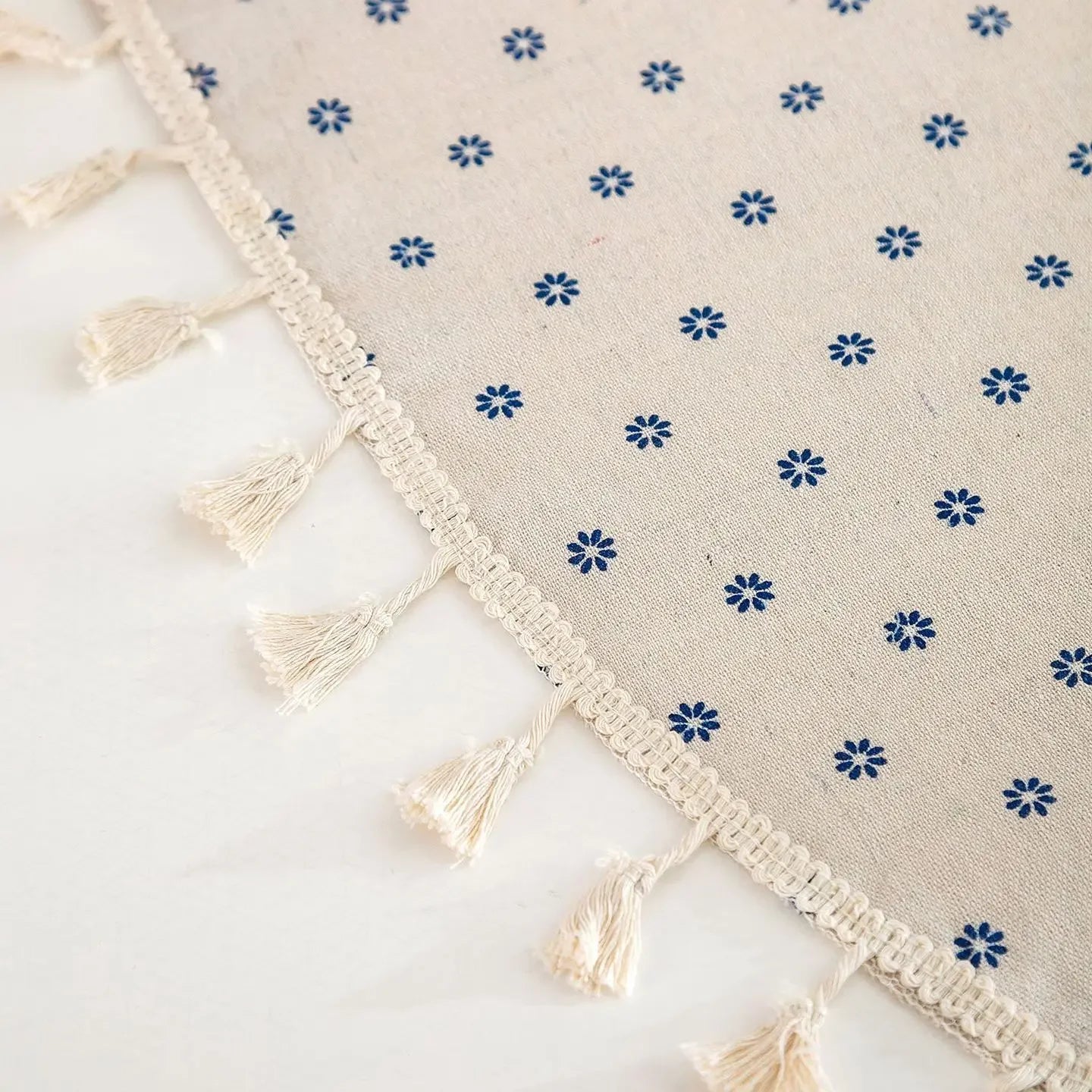 Cotton round tablecloth
