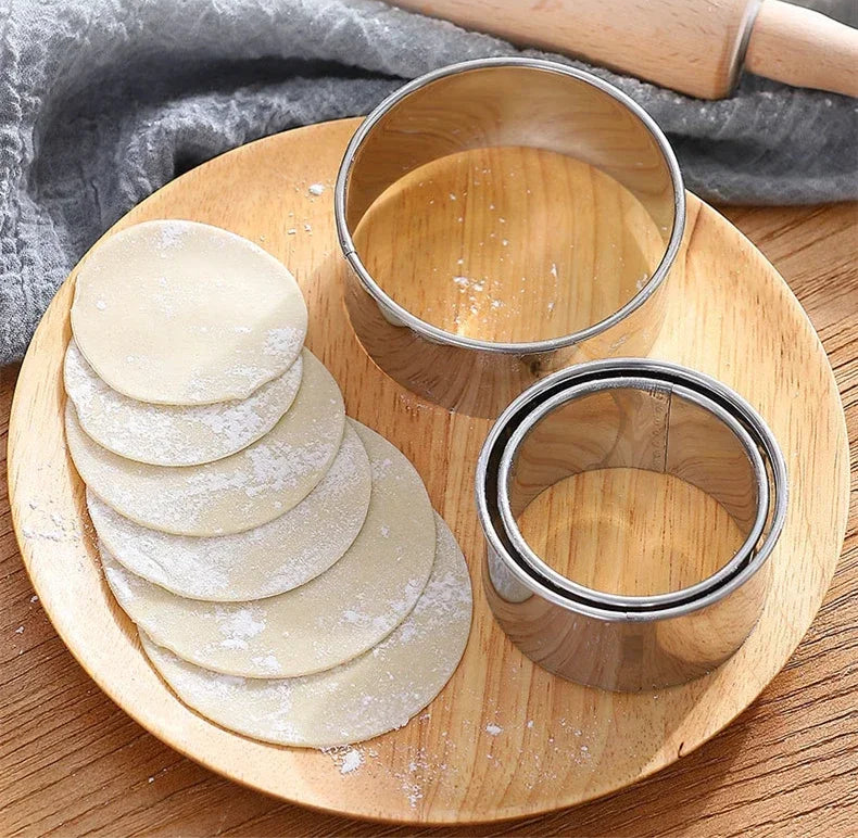 Round pastry mold set