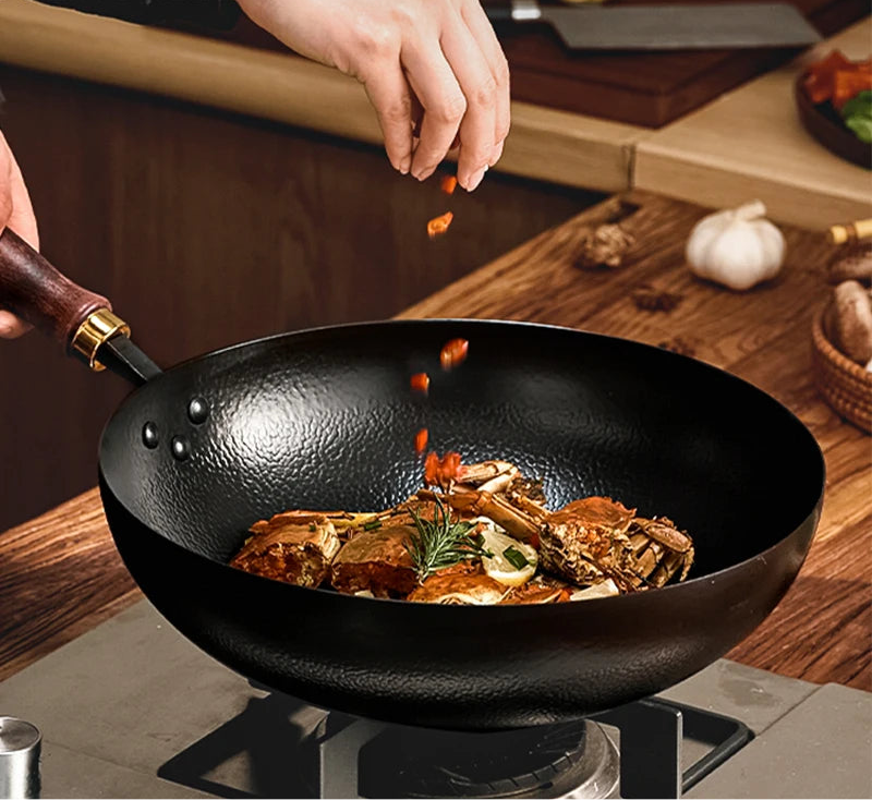 Wok cast iron pan