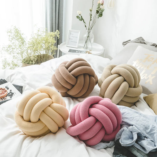 Knot cotton pillow