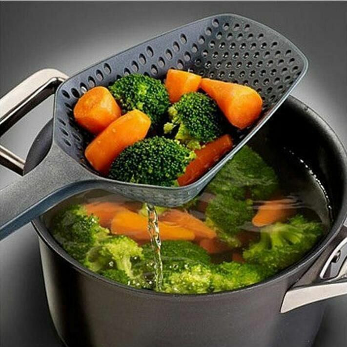 Strainer leak spoon