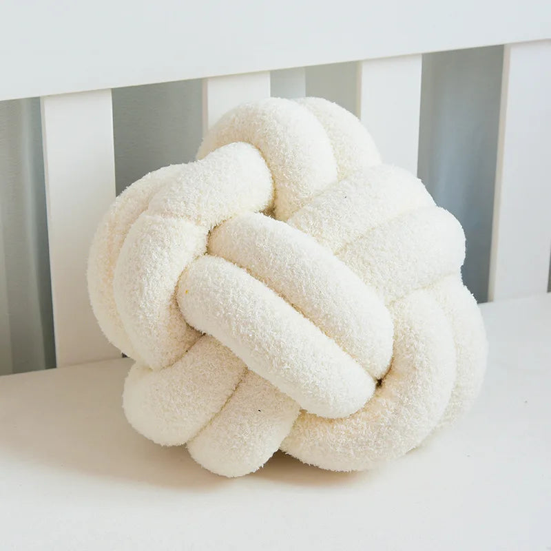 Teddy minimalist knot throw