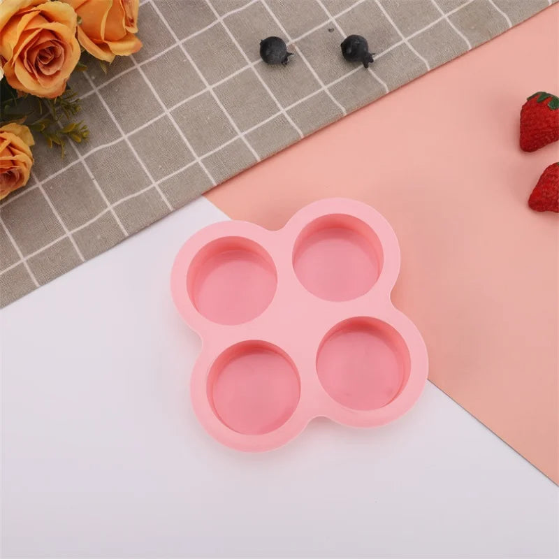 Silicone baking mold