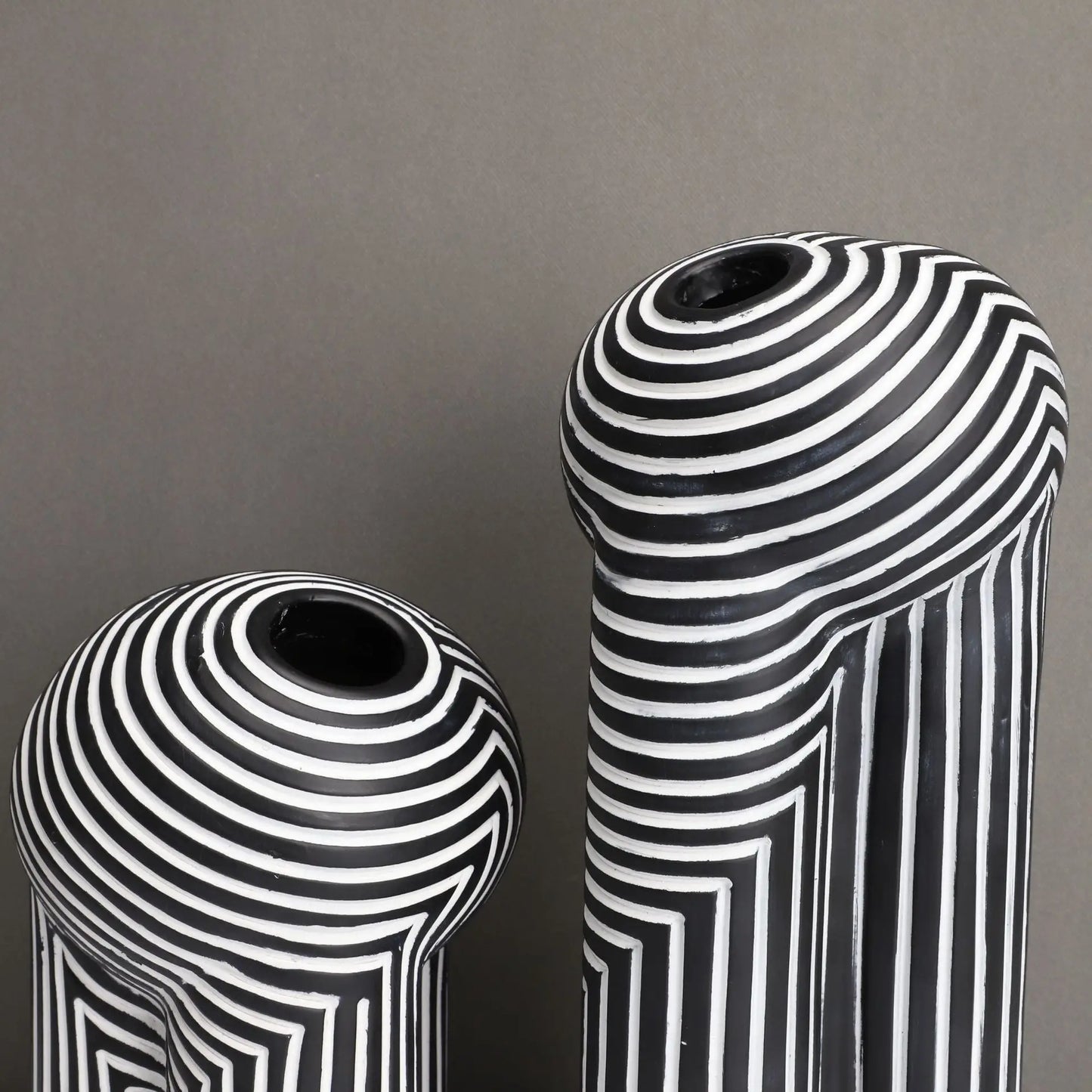 Creative Black and White Resin Vase