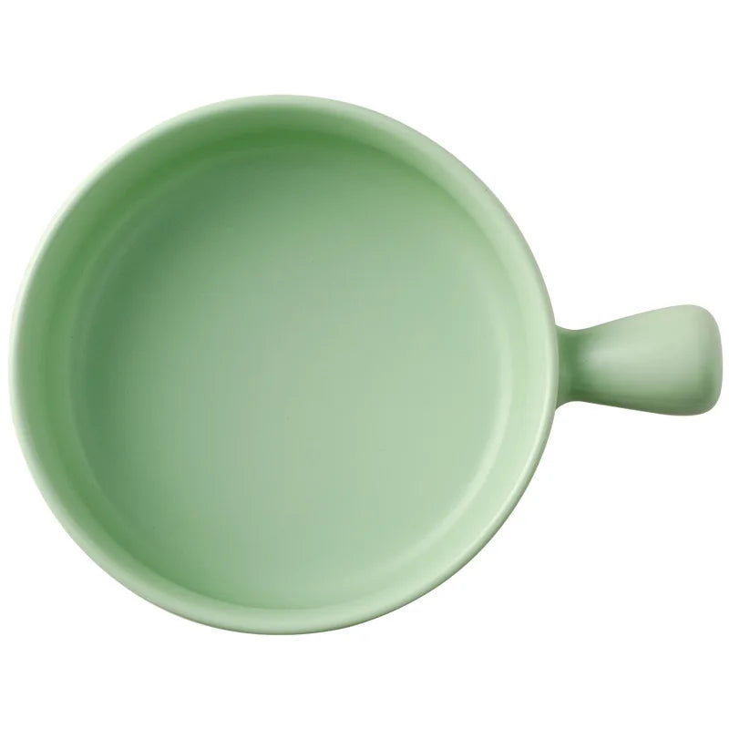 Ceramic baking bowl with handle