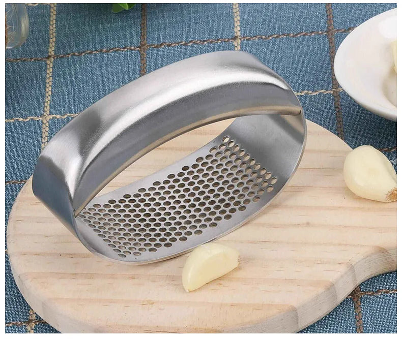 Garlic masher