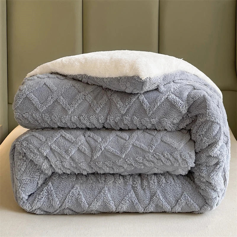 Soft weighted quilt comforter