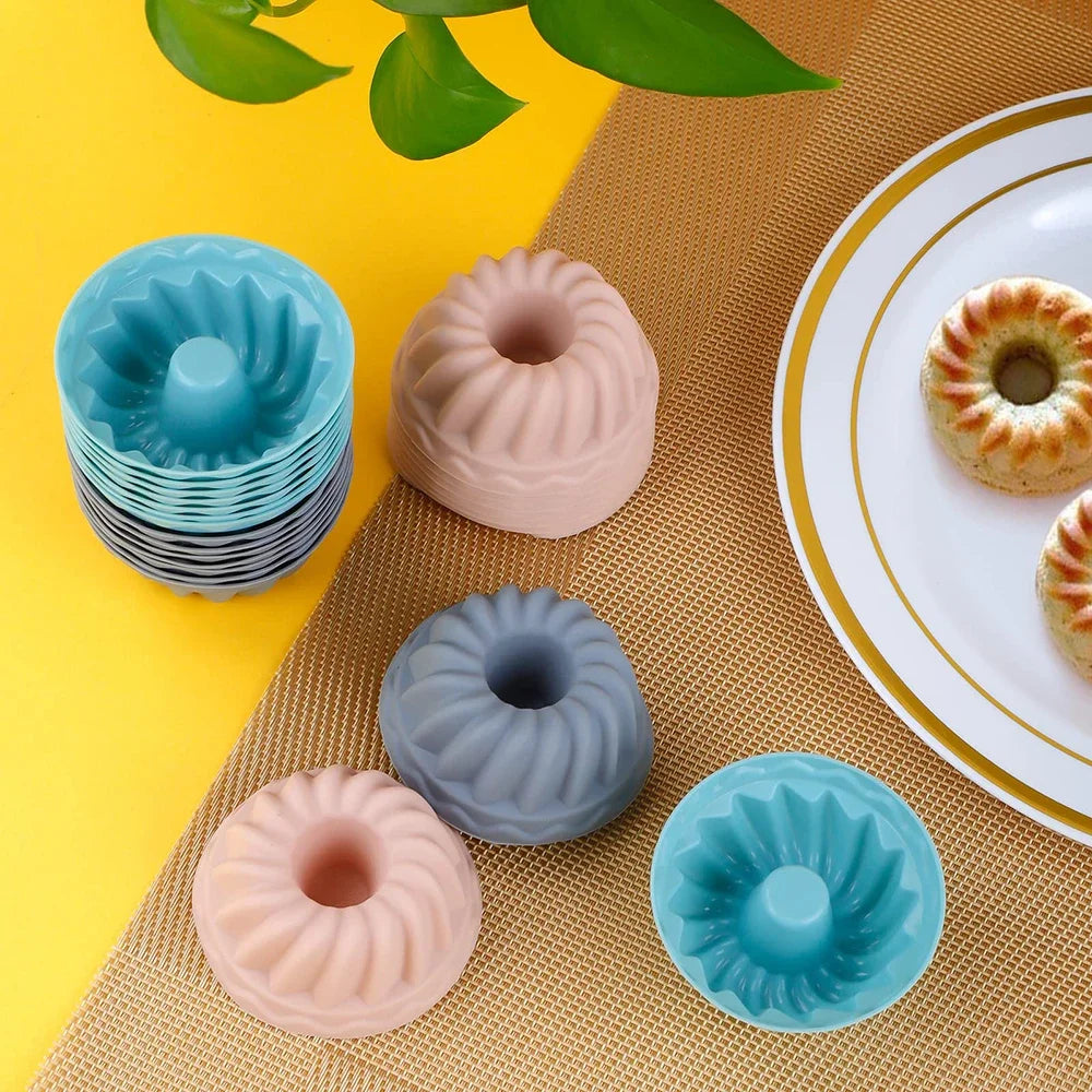 Mini bundt silicone mold set