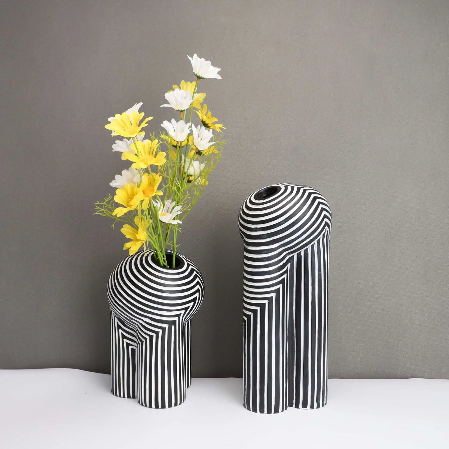 Creative Black and White Resin Vase