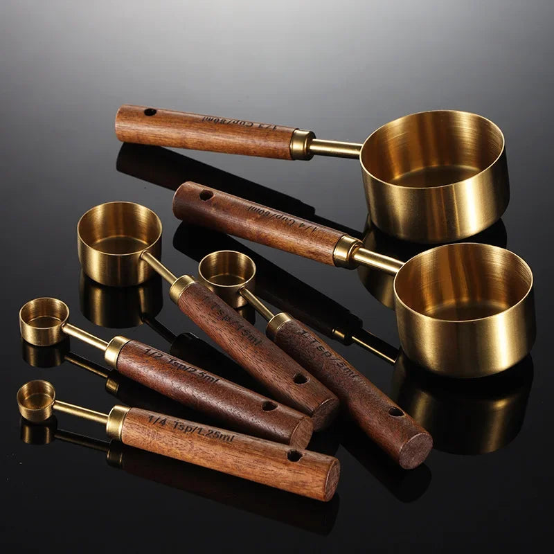 Wooden measuring cup set