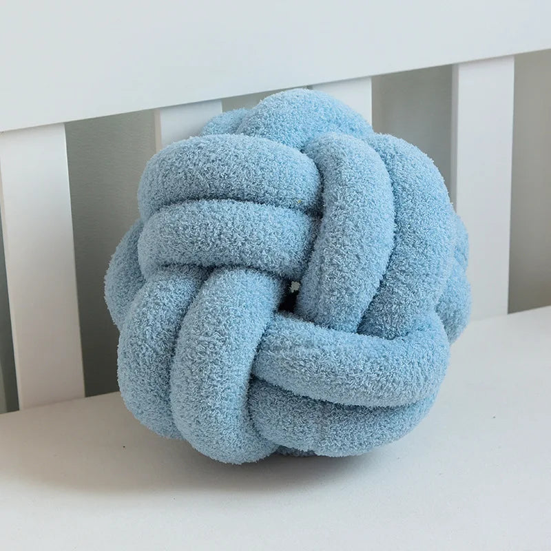 Teddy minimalist knot throw