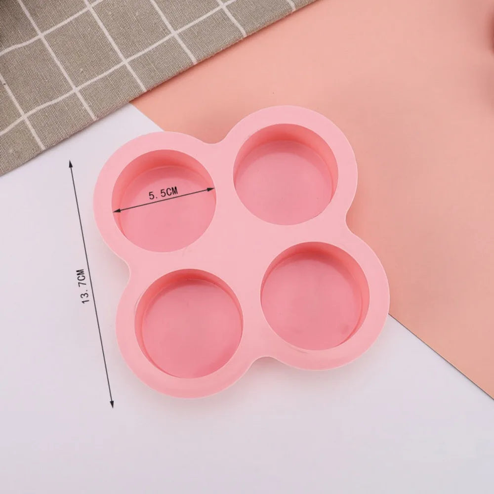 Silicone baking mold