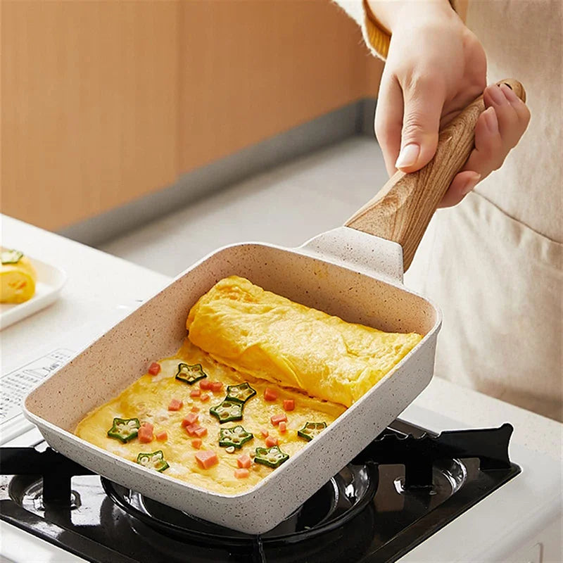 Nonstick omlette pan