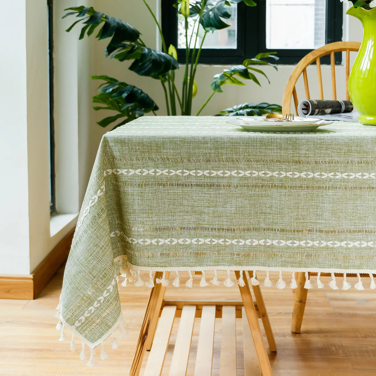 Jacquard weave tablecloth