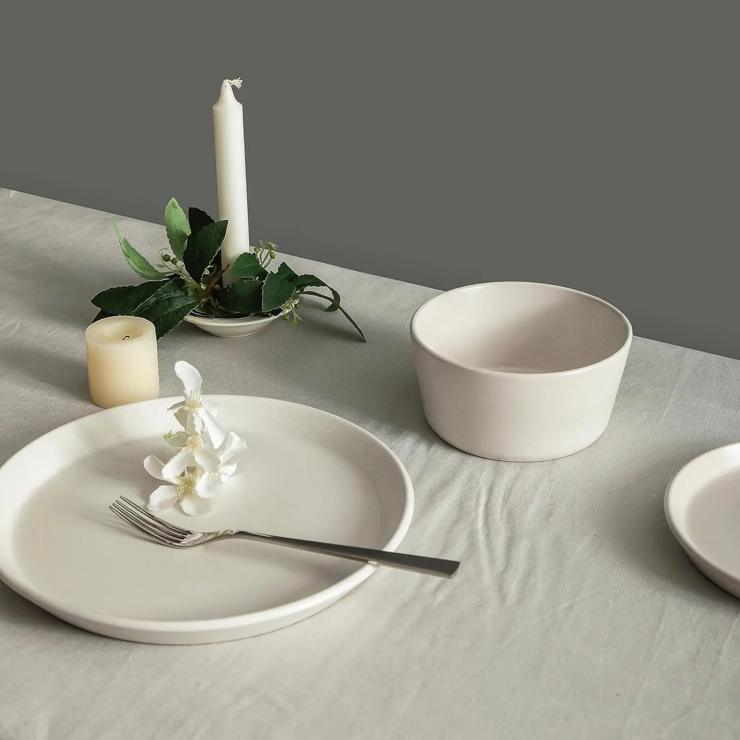 Stoneware 16-Piece Modern Dinnerware Set